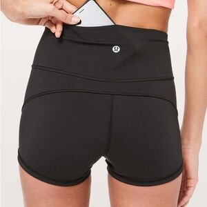 Lululemon In Movement Short *Everlux 2.5"